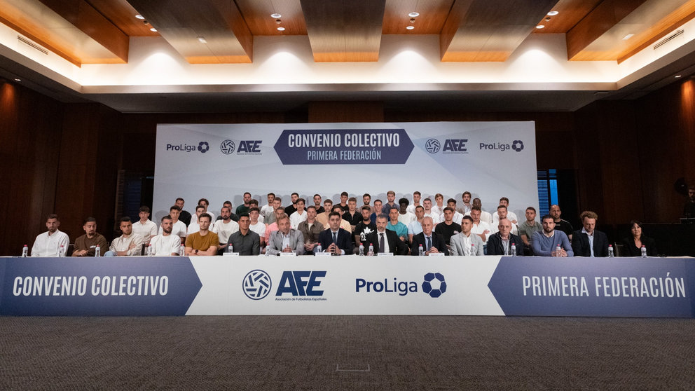 AFE y ProLiga presentan el primer convenio colectivo de la Primera Federación 