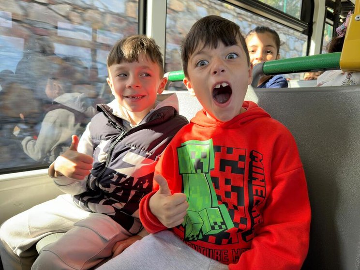 Vuelta a Ceuta en autobús para los alumnos del Mare Nostrum