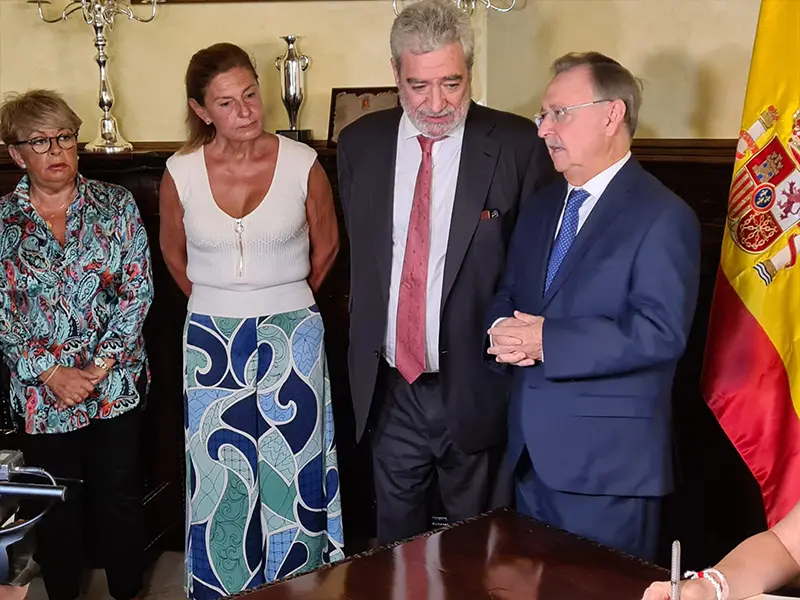 VISITA AYUSO 12 