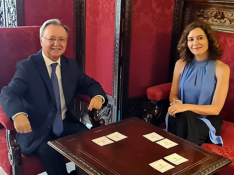 El presidente de la Ciudad y su hom&oacute;loga madrile&ntilde;a en la Alcald&iacute;a Noble / Laura Ortiz