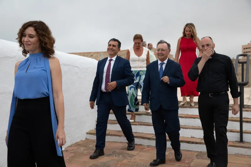 diaz ayuso puerta califal 3