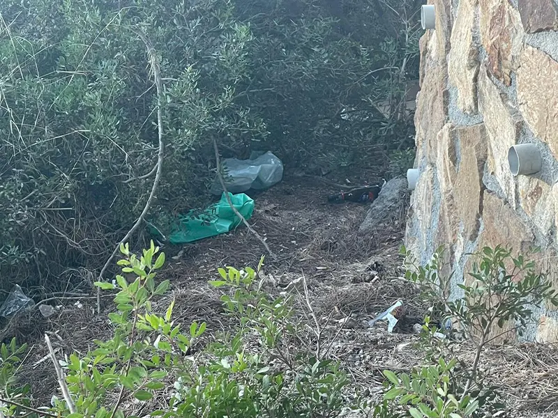 Basura en el Monte Hacho / Cedida