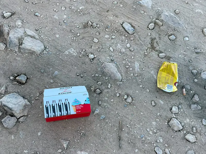 Basura en el Monte Hacho / Cedida