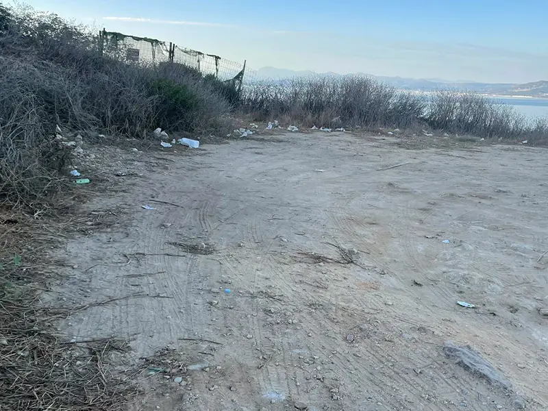 Basura en el Monte Hacho / Cedida