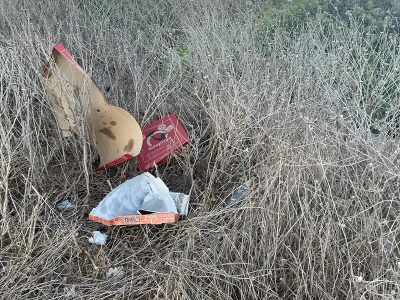 Basura en el Monte Hacho / Cedida