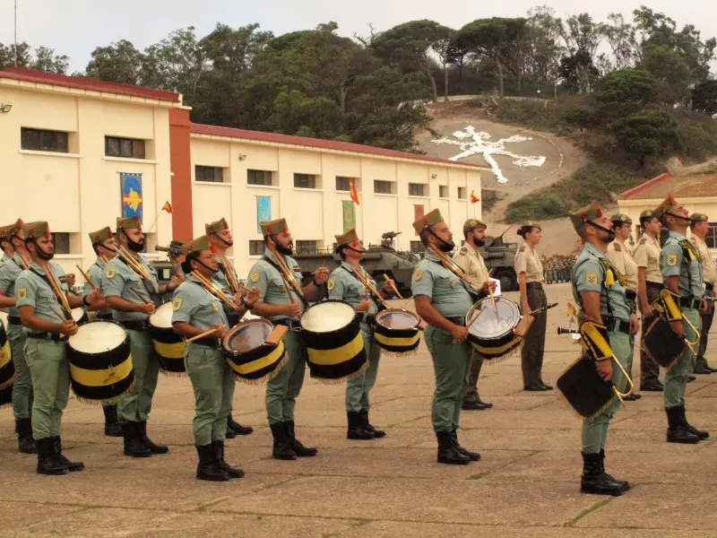 Parada militar con motivo del CII Aniversario de La Legi&oacute;n / Rafa B&aacute;ez