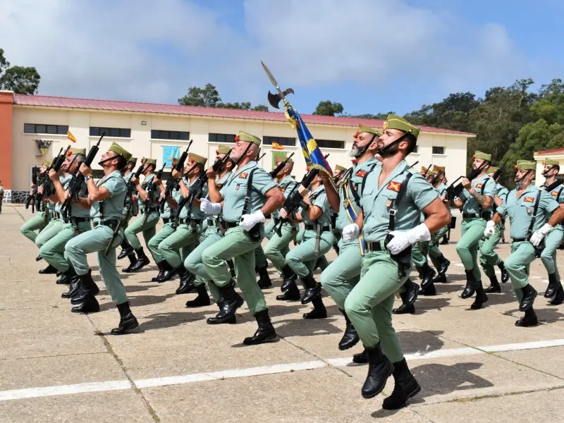 Parada militar con motivo del CII Aniversario de La Legi&oacute;n / Rafa B&aacute;ez