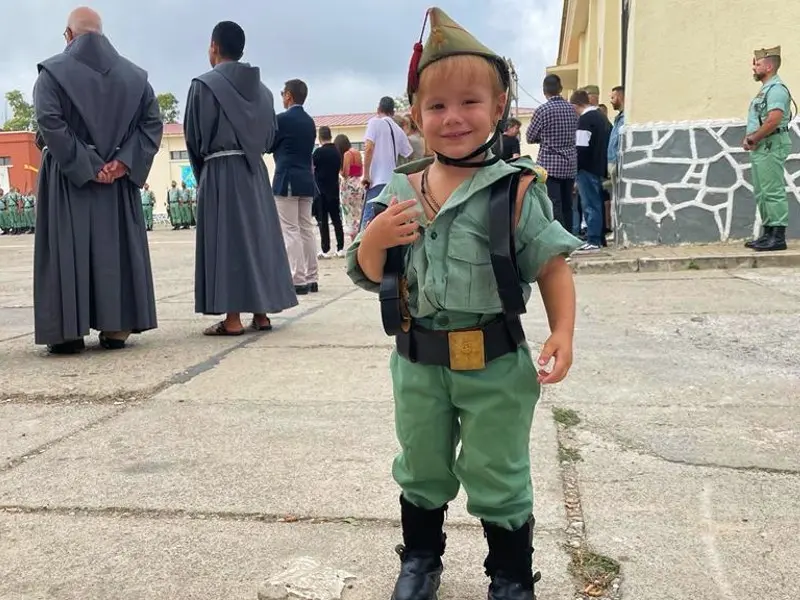 Parada militar con motivo del CII Aniversario de La Legi&oacute;n
