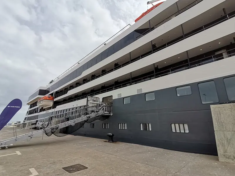 Crucero World Voyager / Mohammed Ettouileb