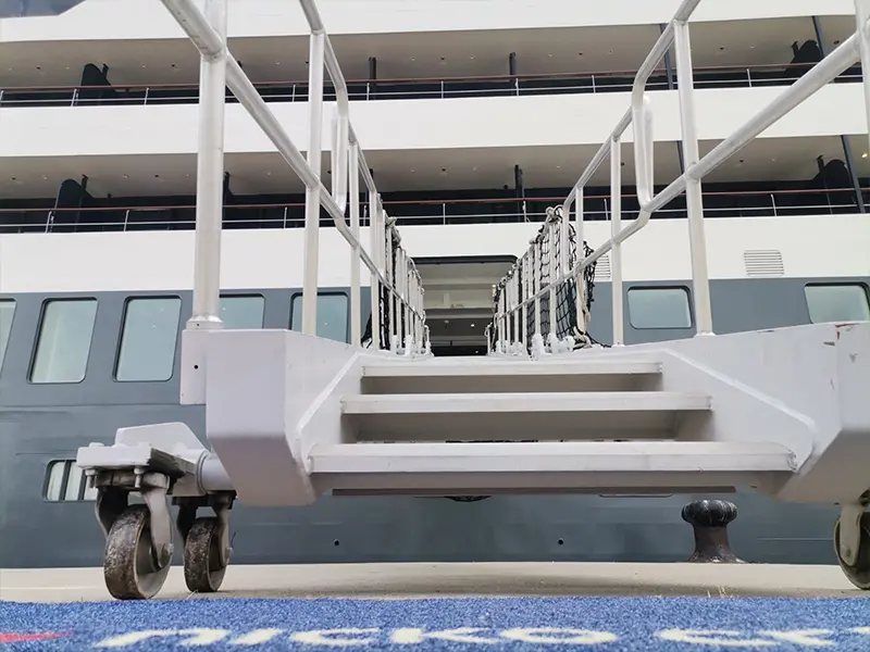 Crucero World Voyager / Mohammed Ettouileb