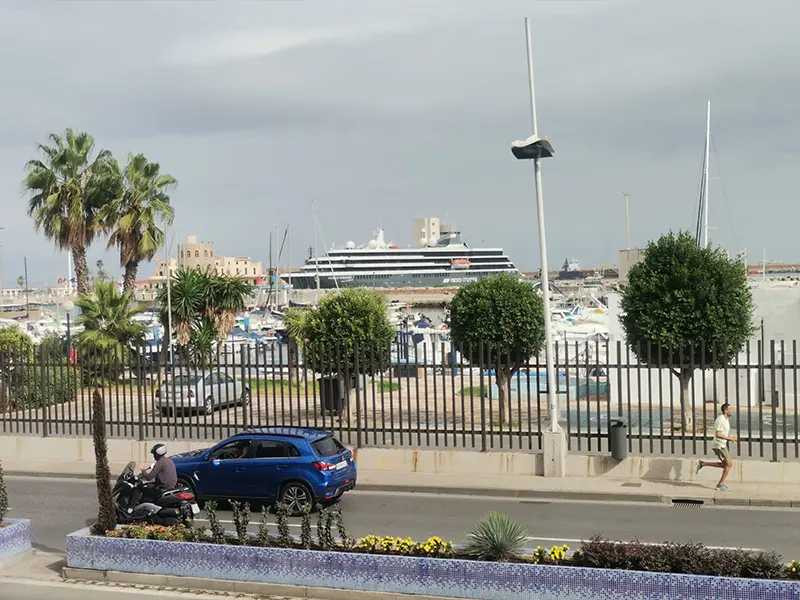 Crucero World Voyager / Mohammed Ettouileb