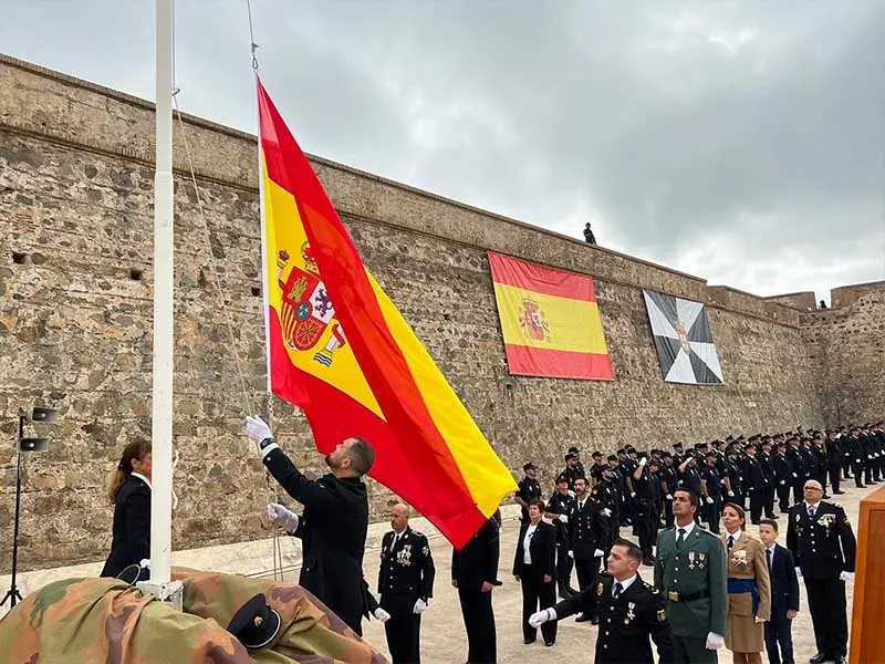 Conmemoracion de los &Aacute;ngeles Custodios / Daniel Hern&aacute;ndez