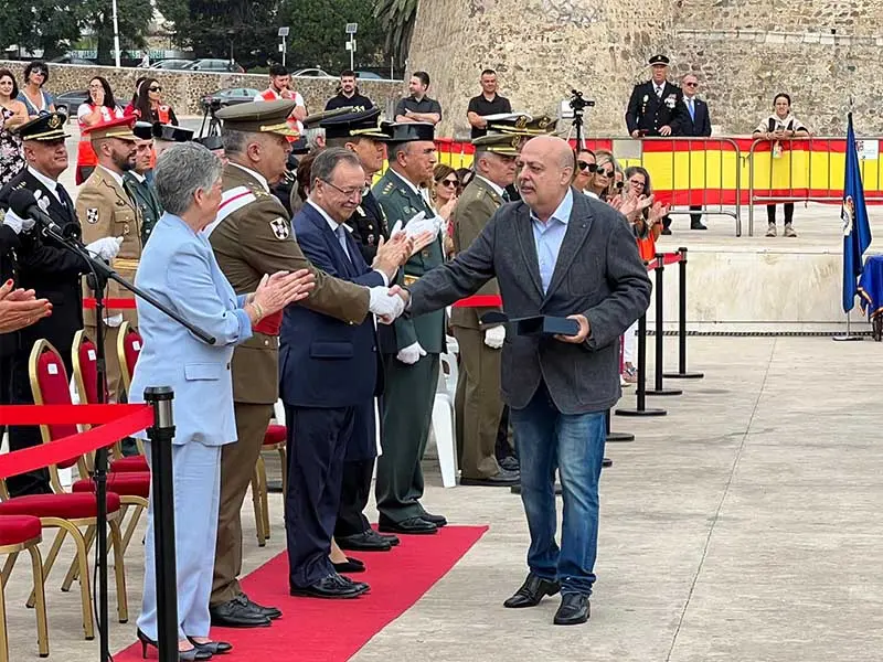 Conmemoracion de los &Aacute;ngeles Custodios / Daniel Hern&aacute;ndez