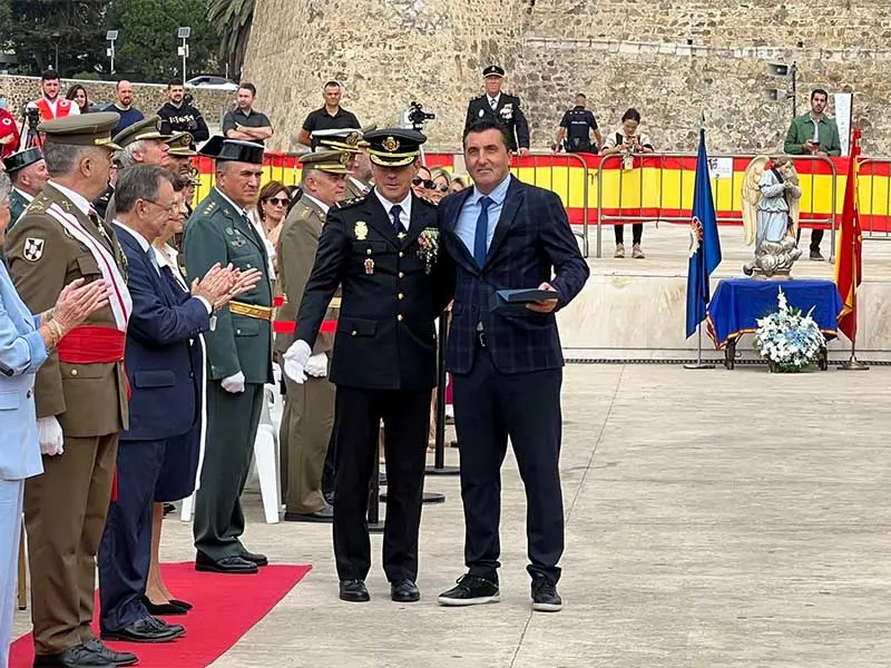 Conmemoracion de los &Aacute;ngeles Custodios / Daniel Hern&aacute;ndez