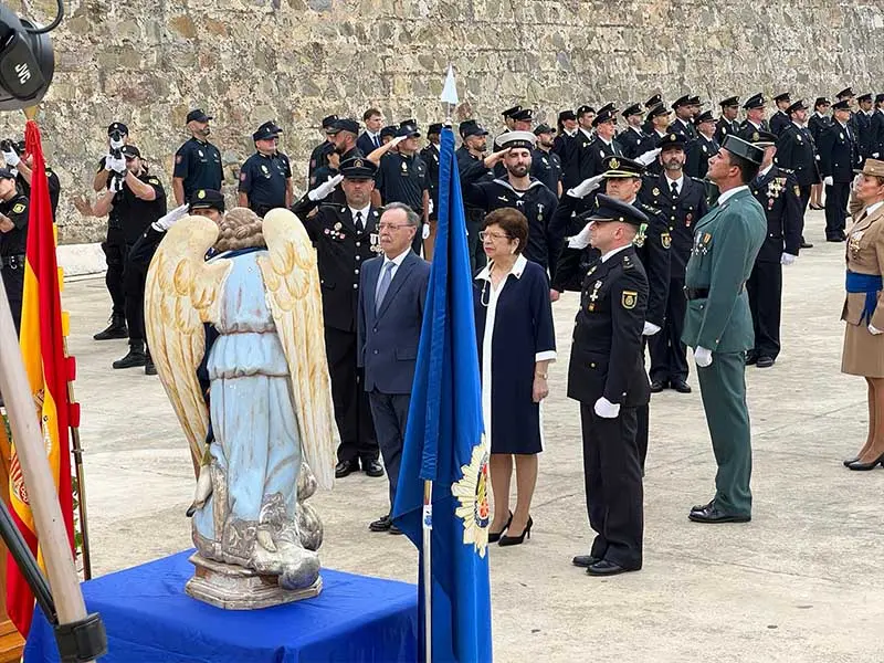 Conmemoracion de los &Aacute;ngeles Custodios / Daniel Hern&aacute;ndez