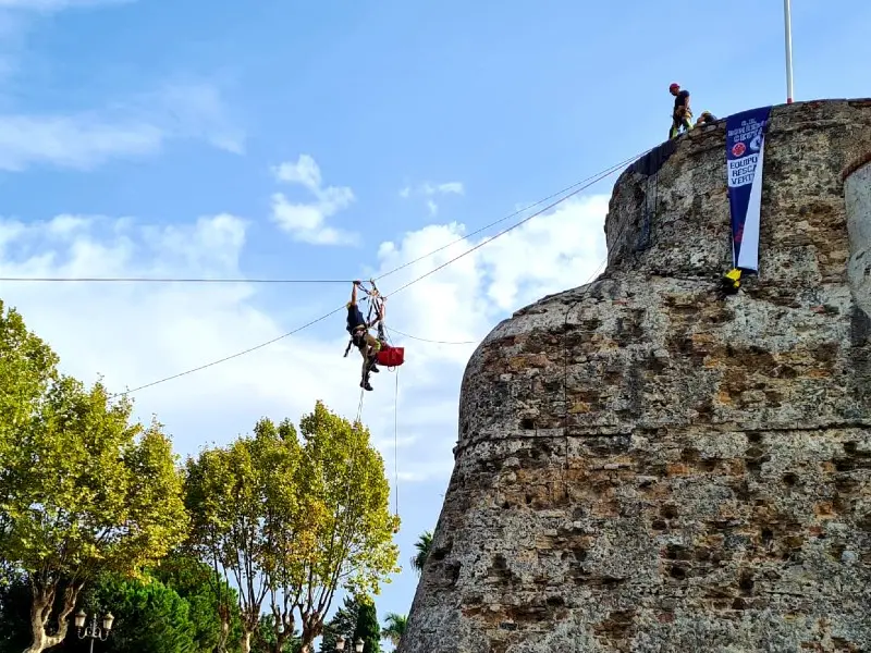 Espectacular simulacro de rescate vertical. Foto: Laura Ortiz