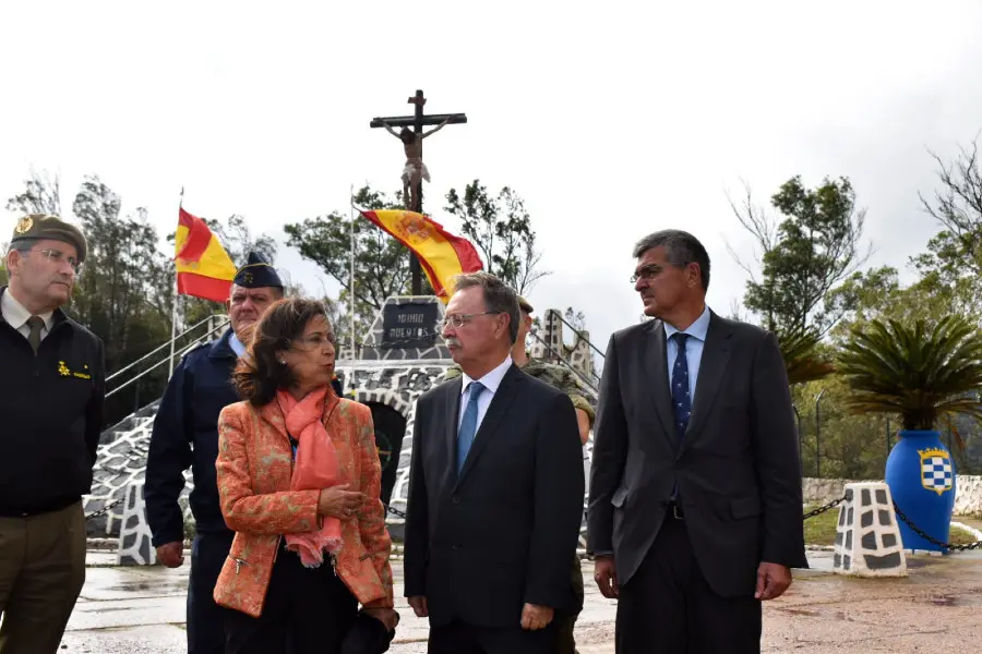 Margarita Robles, ministra de Defensa, durante su visita a Ceuta / Rafa B&aacute;ez