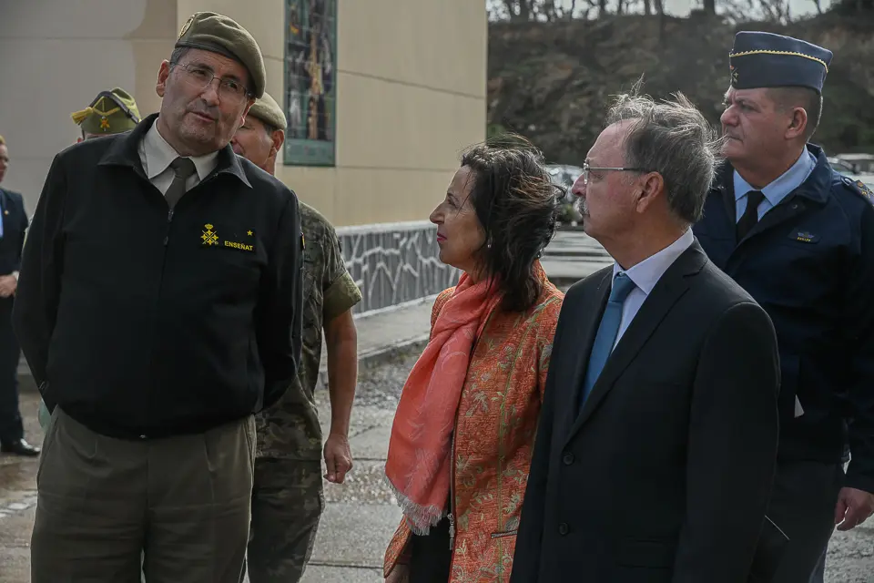Visita de la ministra de Defensa, Margarita Robles-39