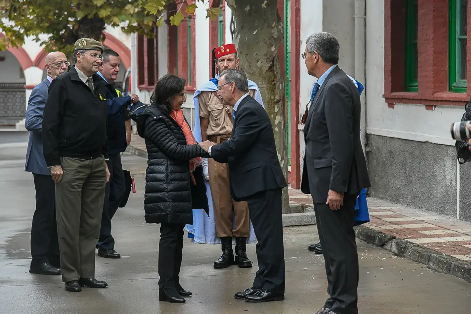 Visita de la ministra de Defensa, Margarita Robles-4