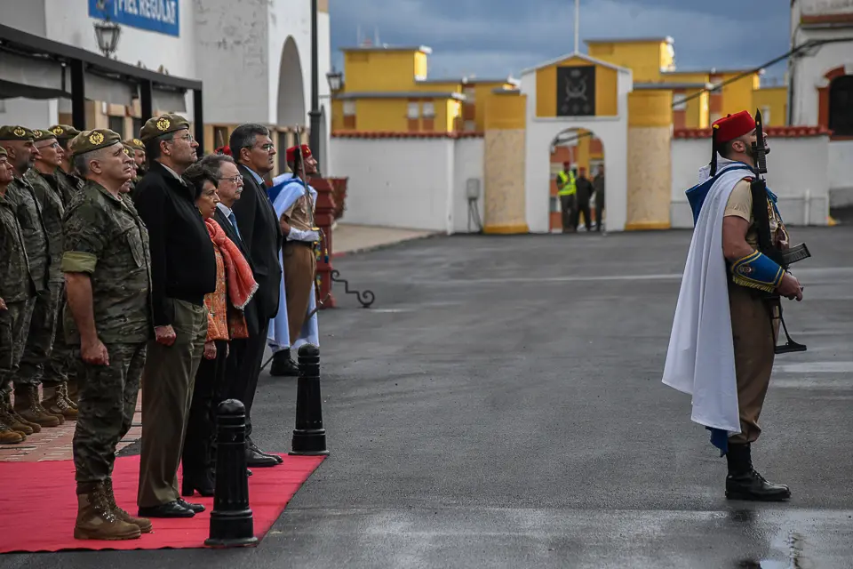 Visita de la ministra de Defensa, Margarita Robles-20
