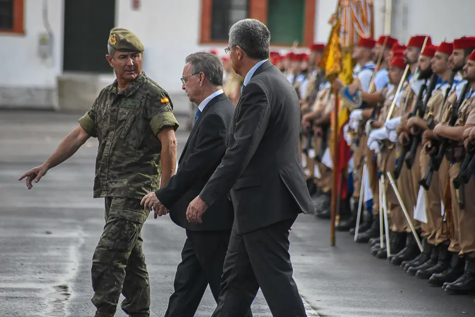 Visita de la ministra de Defensa, Margarita Robles-12