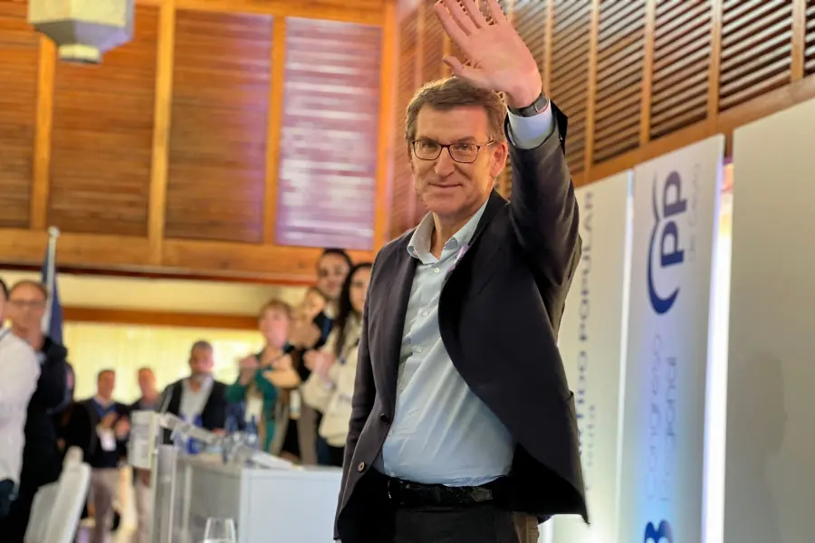 Alberto N&uacute;&ntilde;ez Feij&oacute;o antes de comenzar su discurso en el Congreso Extraordinario del PP / Archivo