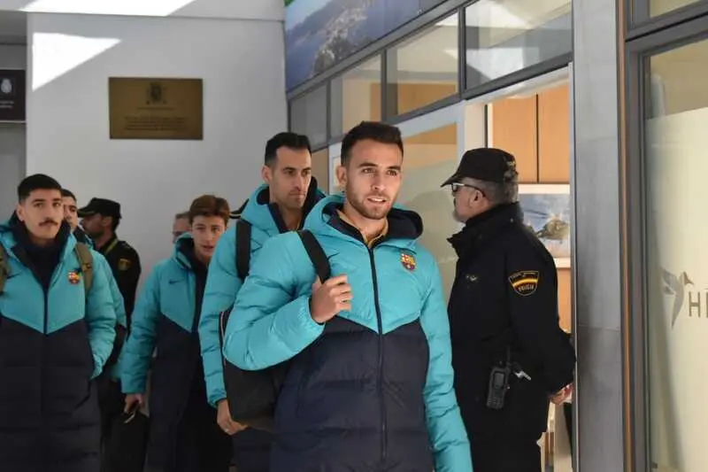 Llegada del Barsa a Ceuta / Rafa B&aacute;ez