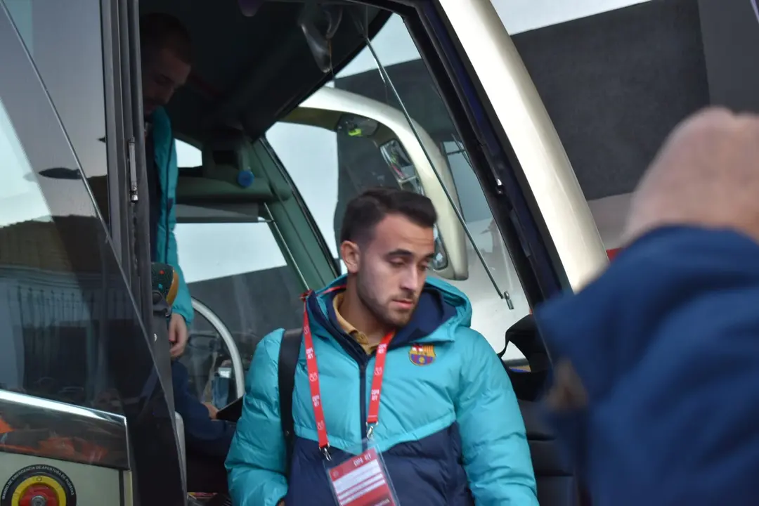 Llegada de los equipos al estadio Alfonso Murube / Rafa B&aacute;ez
