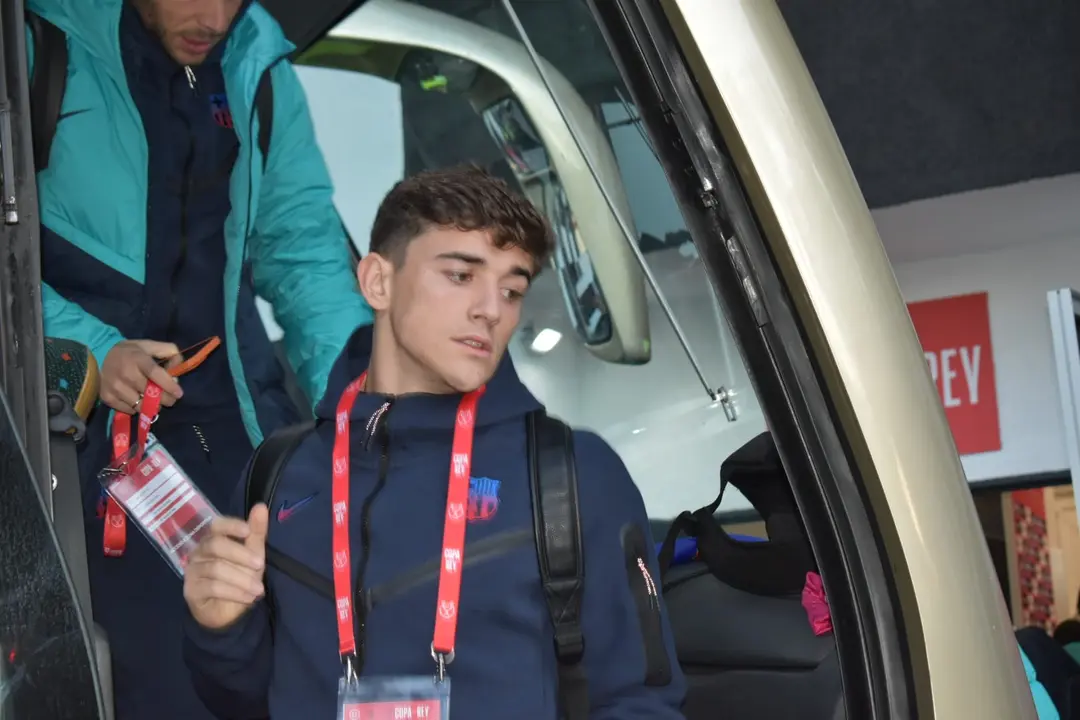 WLlegada de los equipos al estadio Alfonso Murube / Rafa B&aacute;ez