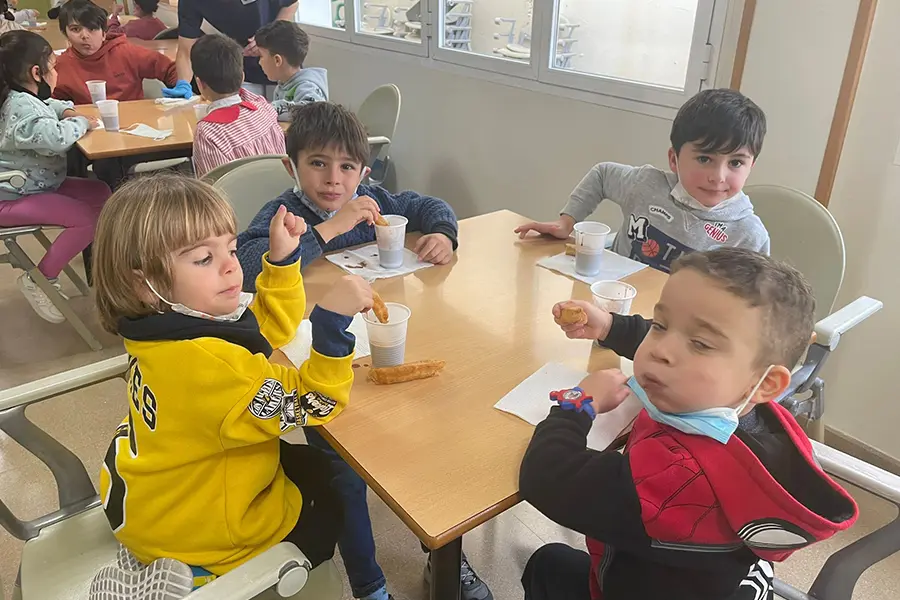 Visita del Mare Nostrum al Centro de mayores