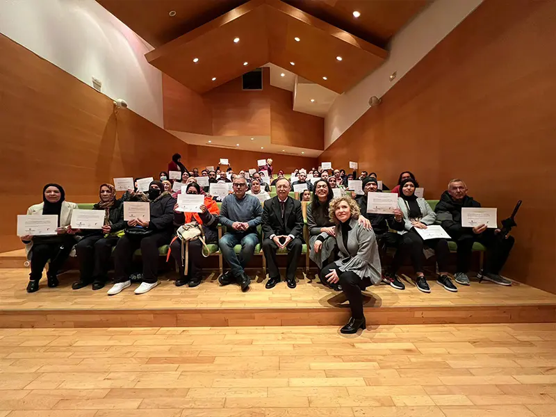 Entrega de diplomas del curso de Competencias Digitales / Daniel Hern&aacute;ndez