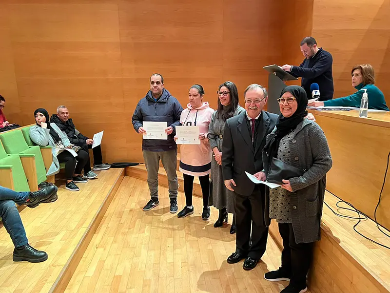 Entrega de diplomas del curso de Competencias Digitales / Daniel Hern&aacute;ndez