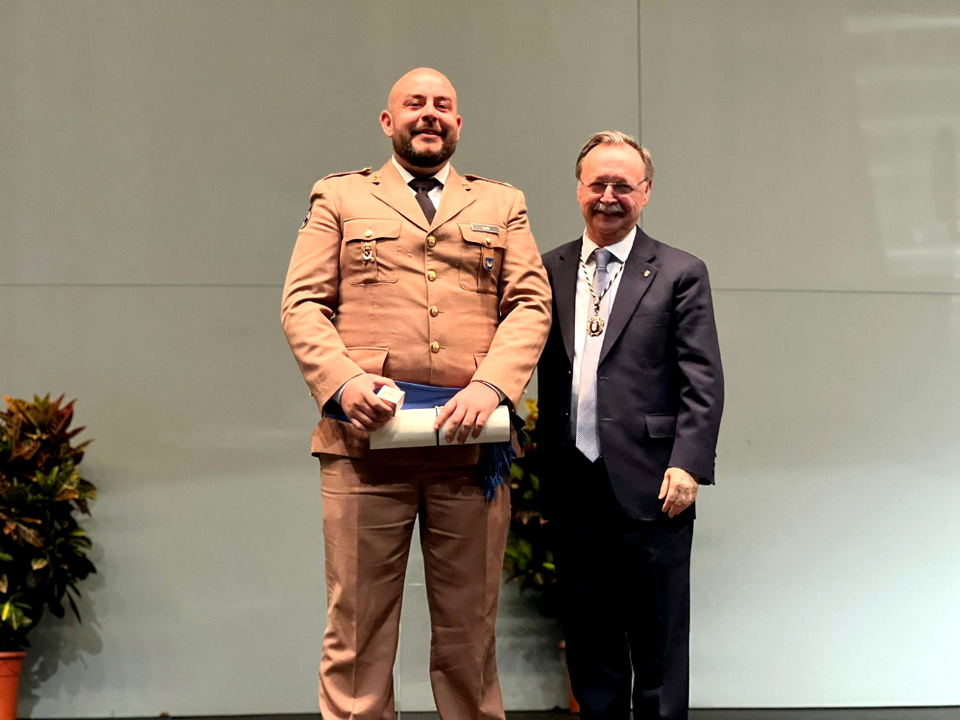 Emoci&oacute;n y arte en una entrega de Medallas y Escudos marcada por el amor a Ceuta (24)