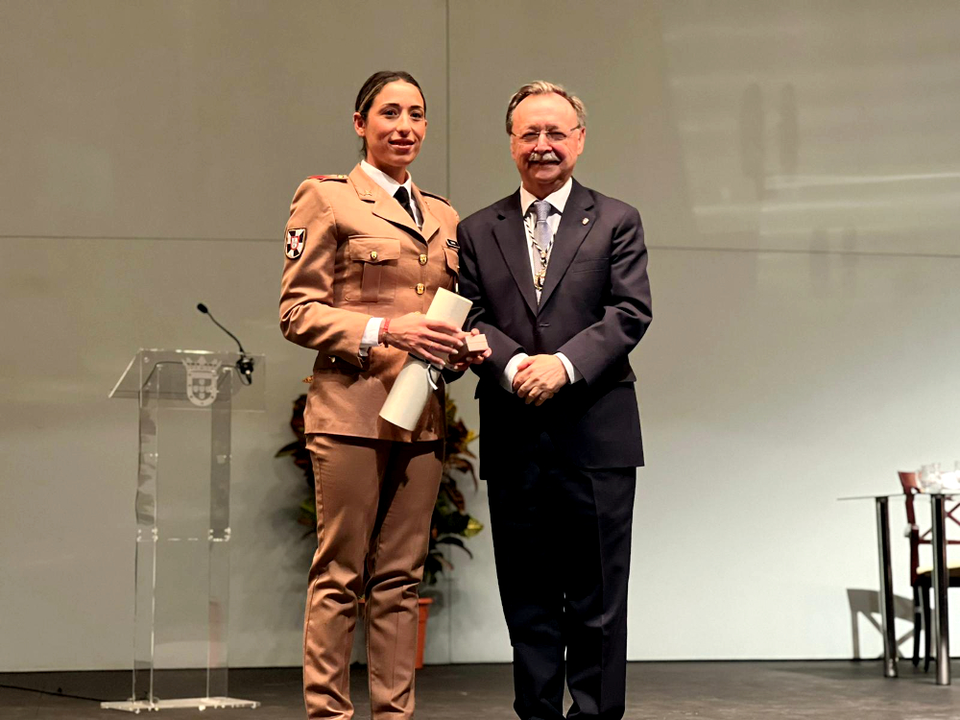 Emoci&oacute;n y arte en una entrega de Medallas y Escudos marcada por el amor a Ceuta (2)