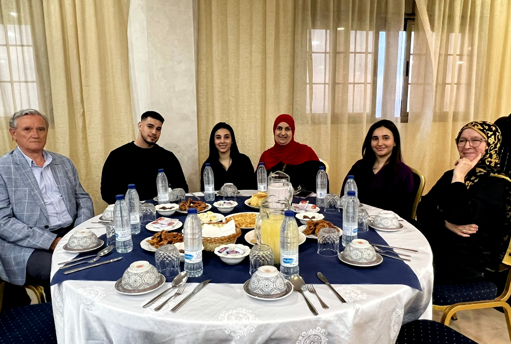 FOTOGALER&Iacute;A &ndash; No te pierdas el 'Iftar' organizado por Luna Blanca  (12)