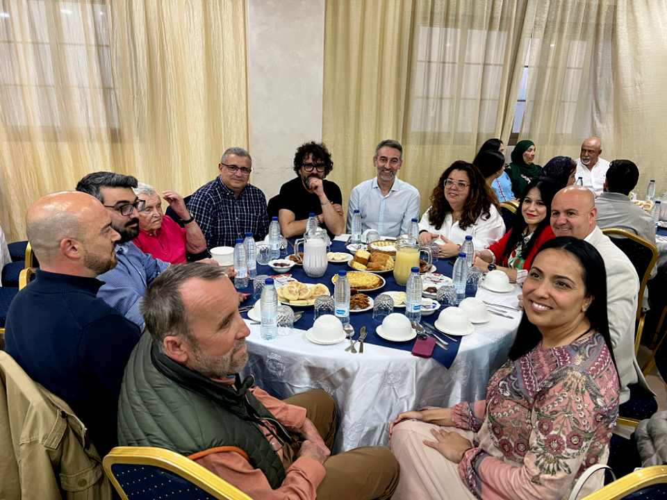 FOTOGALER&Iacute;A &ndash; No te pierdas el 'Iftar' organizado por Luna Blanca  (5)