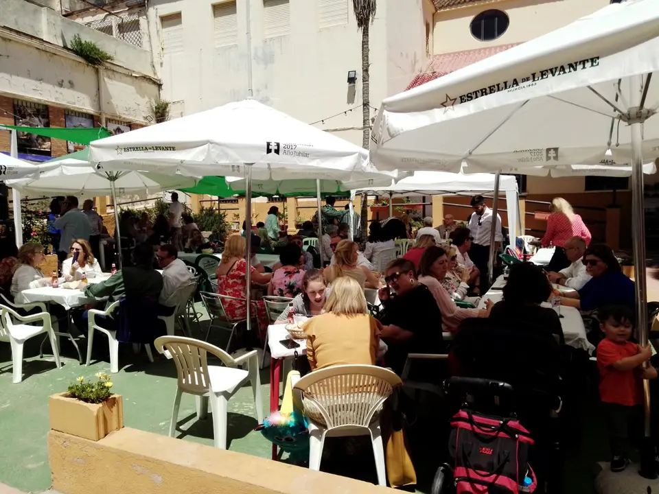 Fiesta de la Primavera / C&eacute;sar Mart&iacute;n