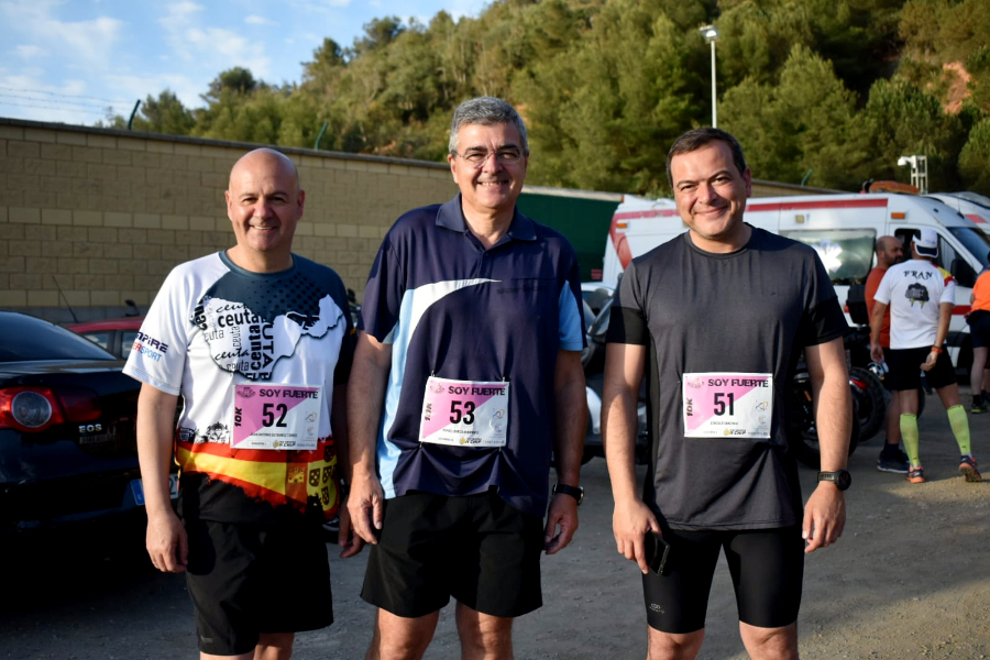 El candidato del PSOE junto al delegado del Gobierno en la salida del Trail Los Fuertes