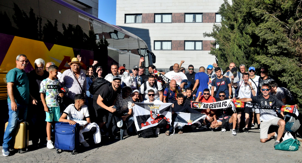 Aficionados de la AD Ceuta FC en Madrid 