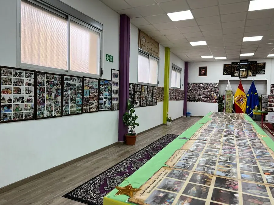 Exposici&oacute;n 'Doce a&ntilde;os fomentando la convivencia con la cultura' de Al Idrissi /Archivo