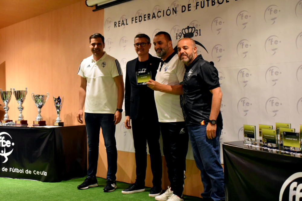 entrega de trofeos de la Liga de Veteranos de f&uacute;tbol  (8)