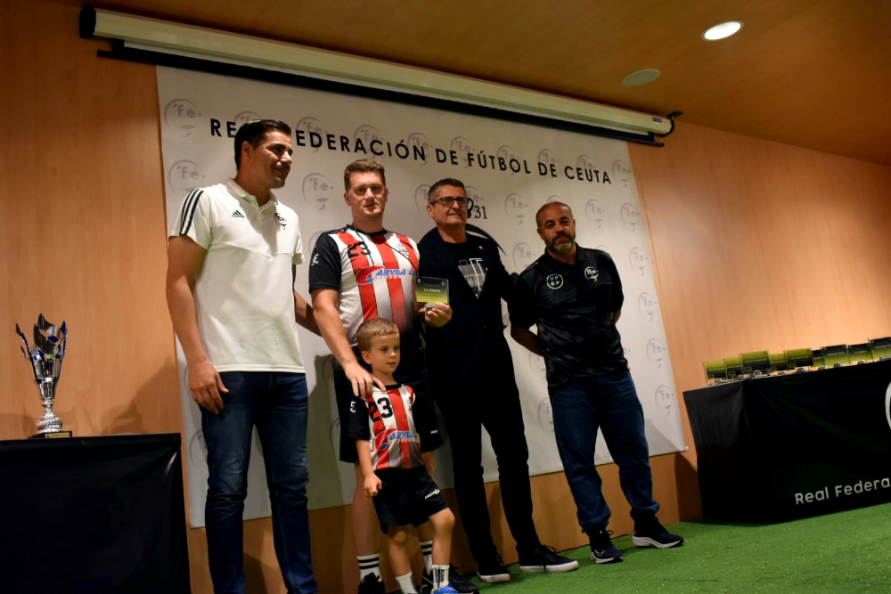 entrega de trofeos de la Liga de Veteranos de f&uacute;tbol  (6)