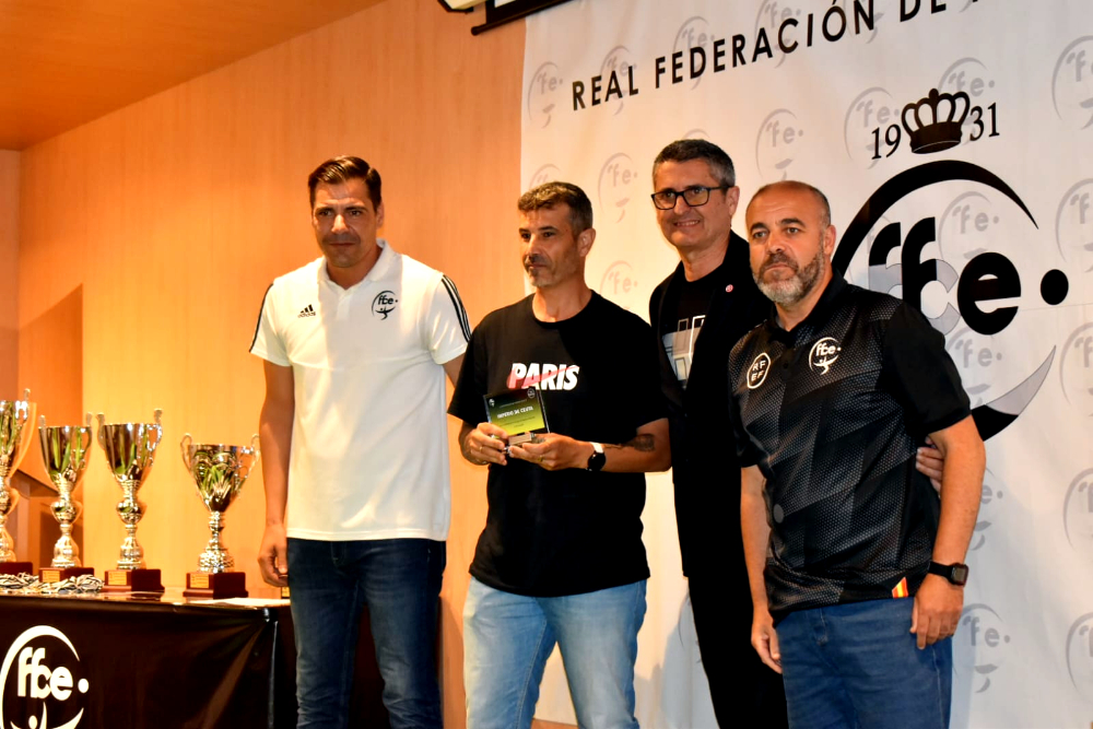 entrega de trofeos de la Liga de Veteranos de f&uacute;tbol  (3)