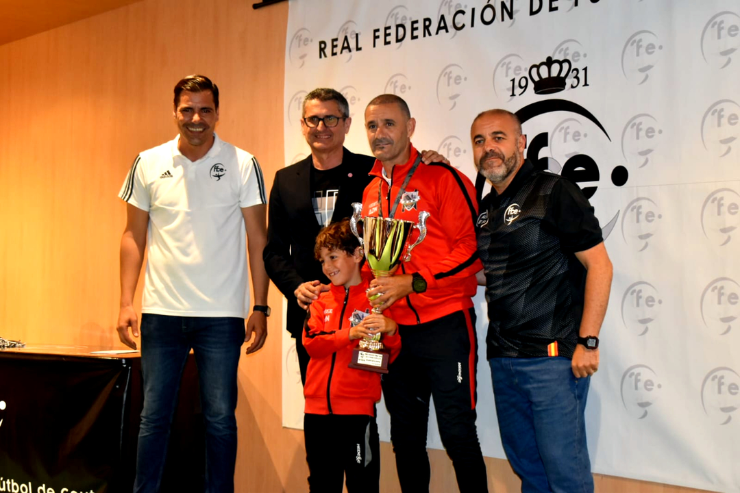 Entrega de trofeos de la Liga de Veteranos de f&uacute;tbol (1)