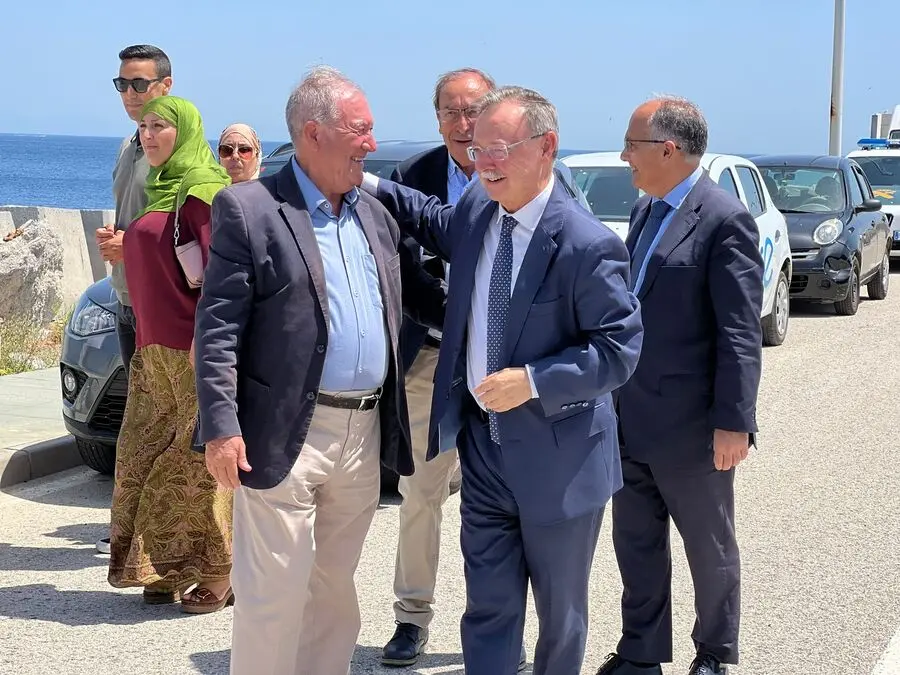 Primera piedra de la nueva nave del Banco de Alimentos / Daniel Hern&aacute;ndez