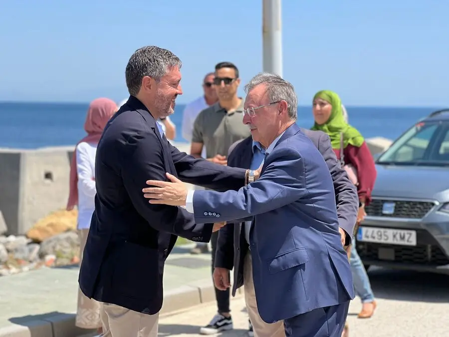 Primera piedra de la nueva nave del Banco de Alimentos / Daniel Hern&aacute;ndez