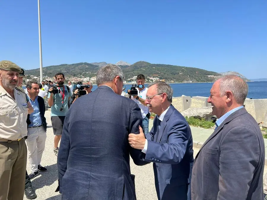 Primera piedra de la nueva nave del Banco de Alimentos / Daniel Hern&aacute;ndez