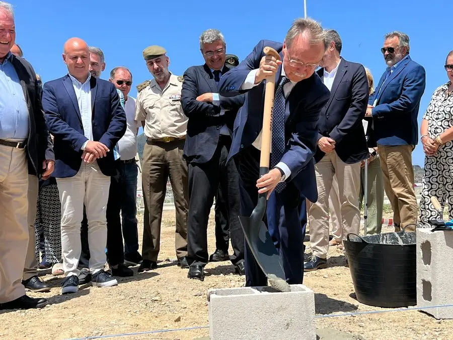 Primera piedra de la nueva nave del Banco de Alimentos / Daniel Hern&aacute;ndez