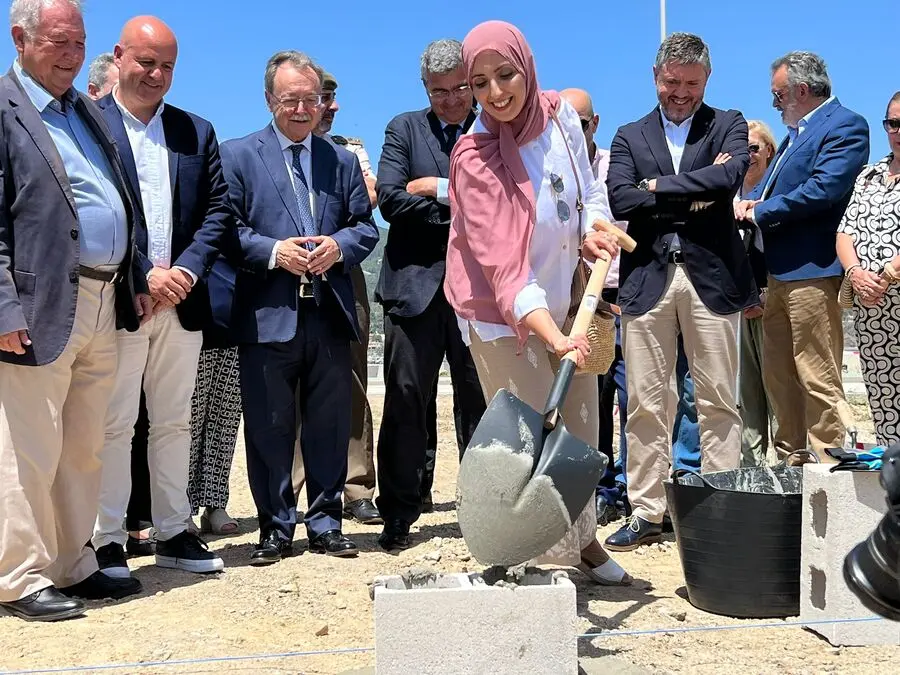 Primera piedra de la nueva nave del Banco de Alimentos / Daniel Hern&aacute;ndez