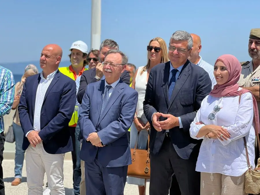 Primera piedra de la nueva nave del Banco de Alimentos / Daniel Hern&aacute;ndez